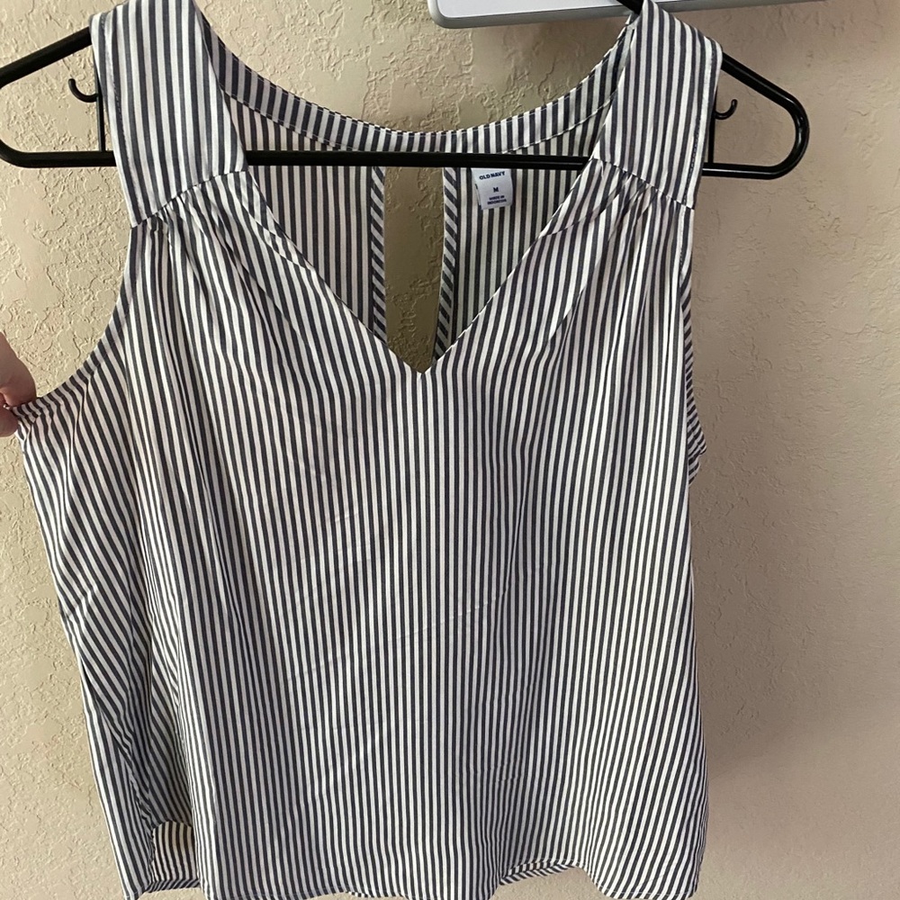 NWT! Striped flowy tank top!